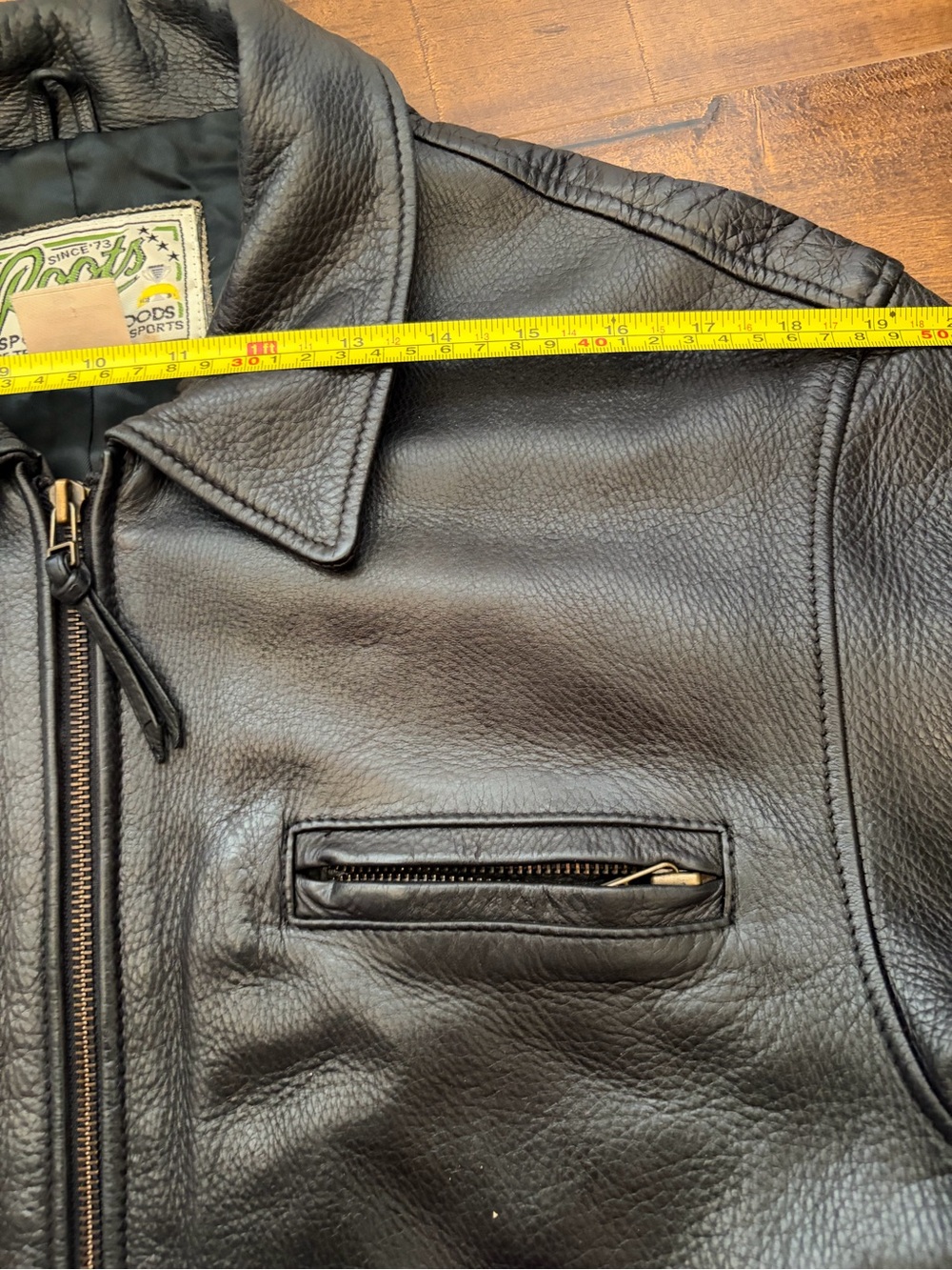 Vintage ROOTS Sporting Goods 100% Leather Jacket - Small Unisex - Picture 8 of 12